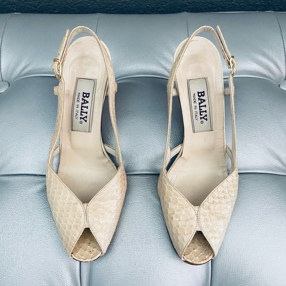 Vintage Bally Cream Peep Toe 3” Kitten Heels
